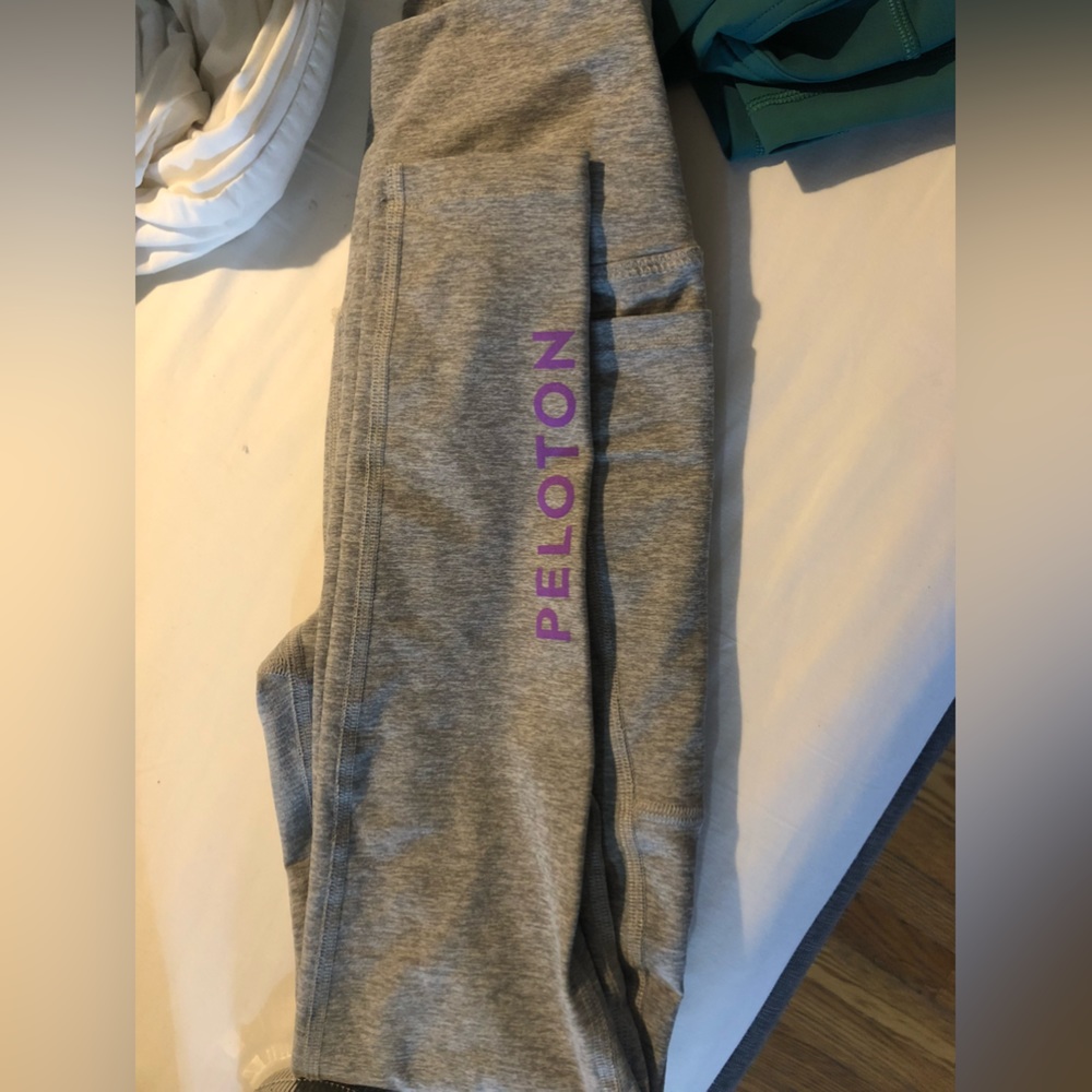 Beyond Yoga X Peloton Gray Leggings size small